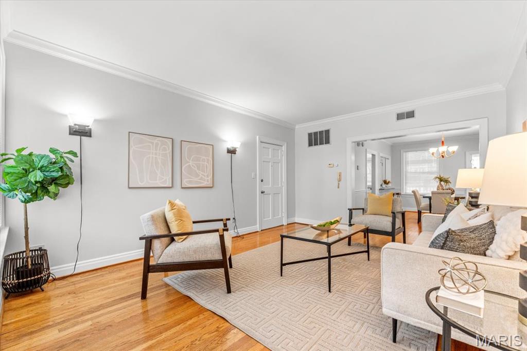 6318 Southwood Avenue Unit: 1W