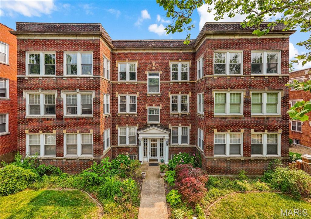 6318 Southwood Avenue Unit: 1W