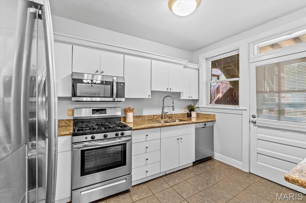 6318 Southwood Avenue Unit: 1W