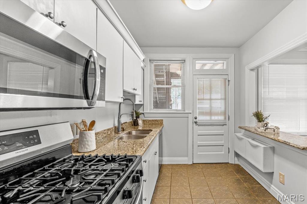 6318 Southwood Avenue Unit: 1W