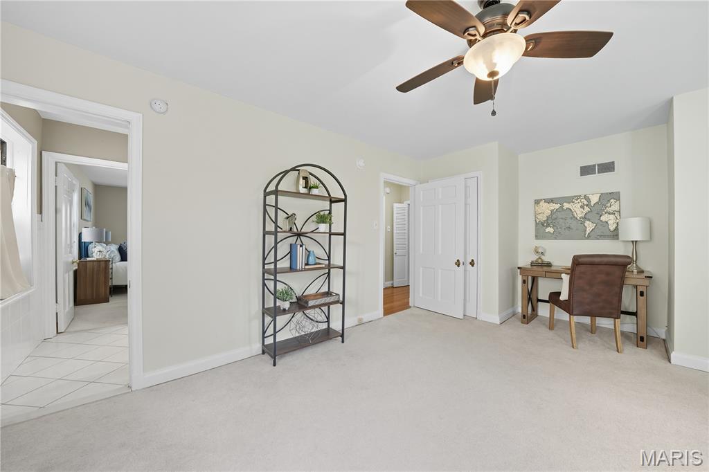 10 Ladue Hills Drive