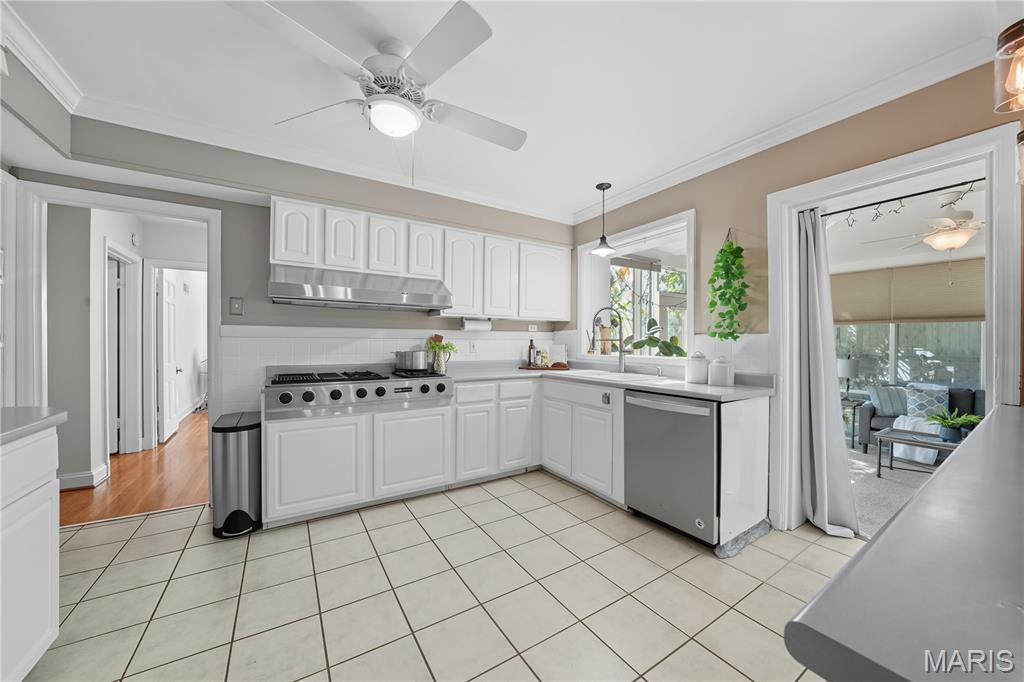 10 Ladue Hills Drive