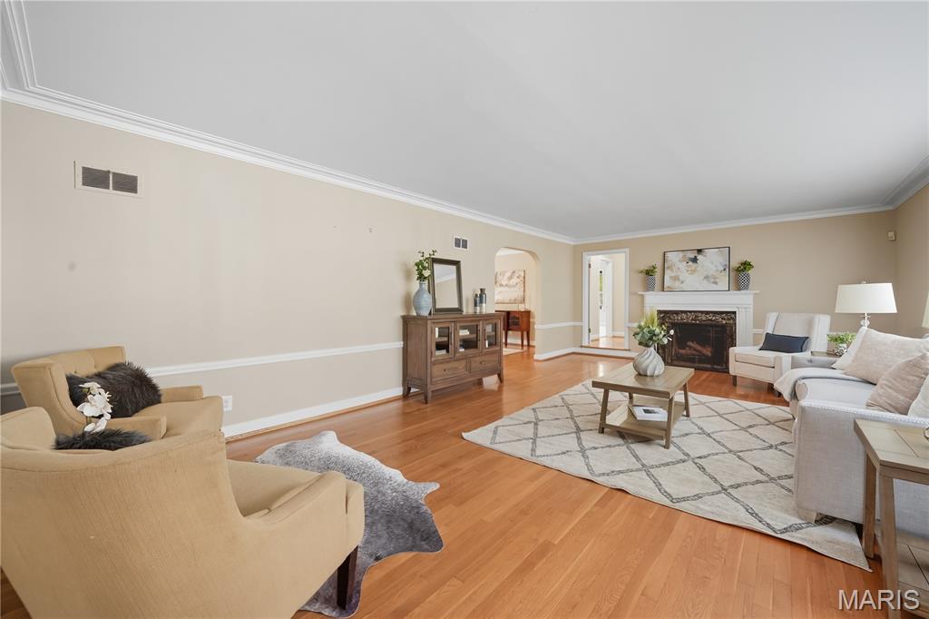 10 Ladue Hills Drive