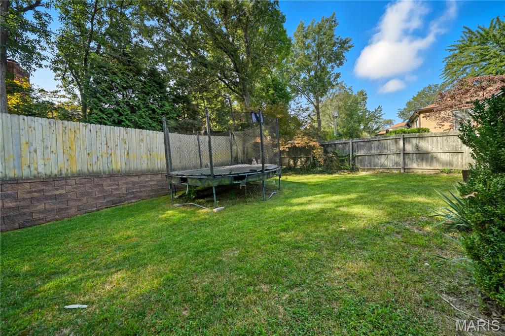 10 Ladue Hills Drive