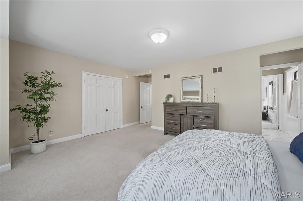 10 Ladue Hills Drive