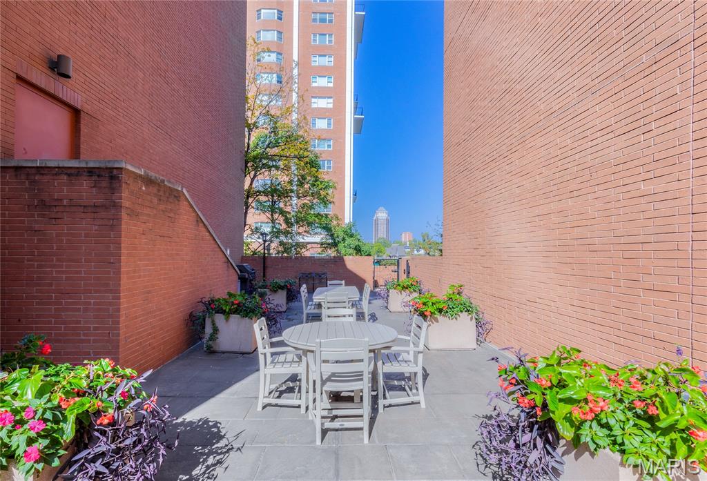 750 S Hanley Road Unit: 120