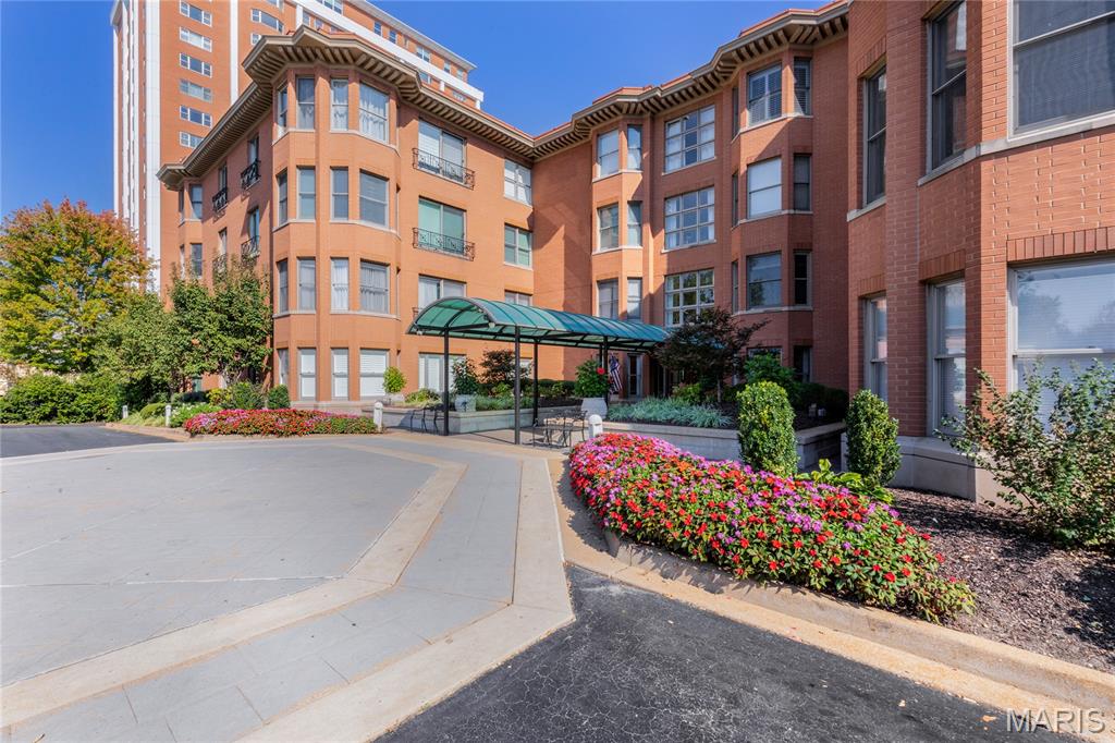 750 S Hanley Road Unit: 120