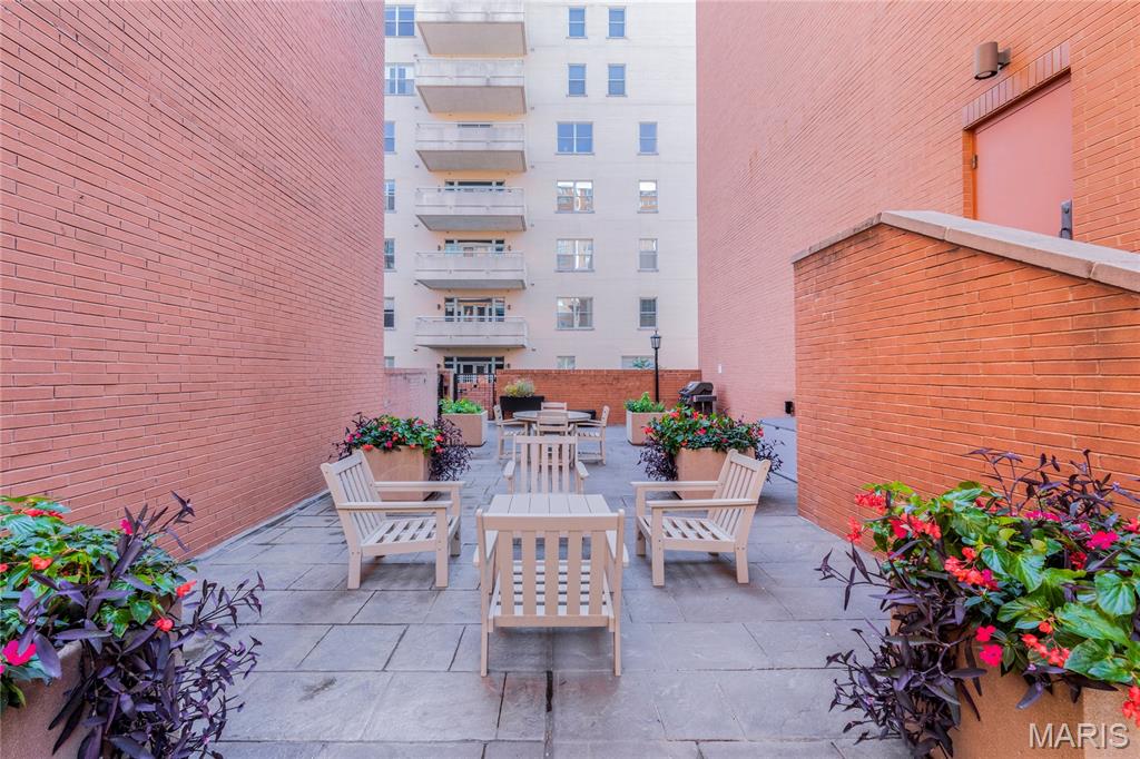 750 S Hanley Road Unit: 120
