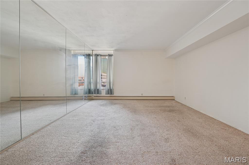 200 S Brentwood Boulevard Unit: 7E