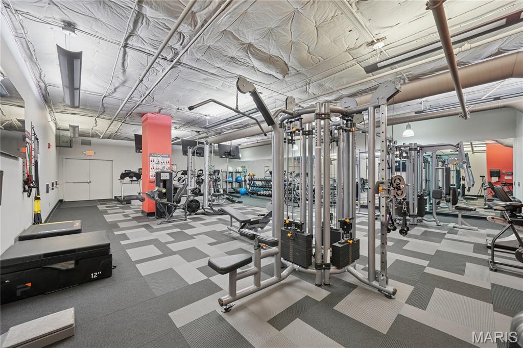 200 S Brentwood Boulevard Unit: 7E