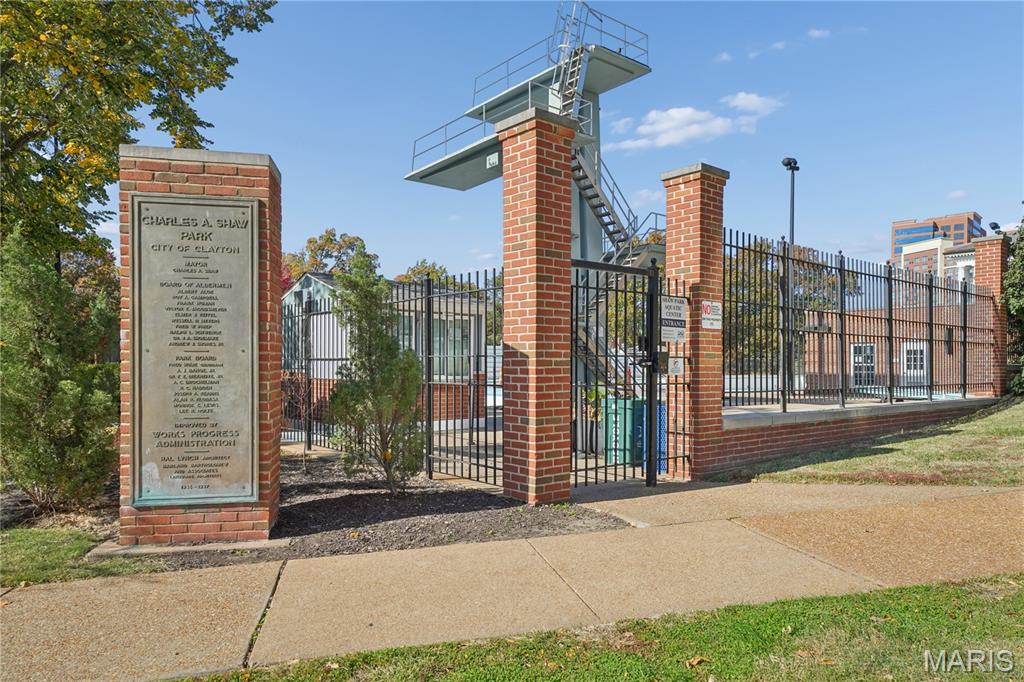 200 S Brentwood Boulevard Unit: 7E