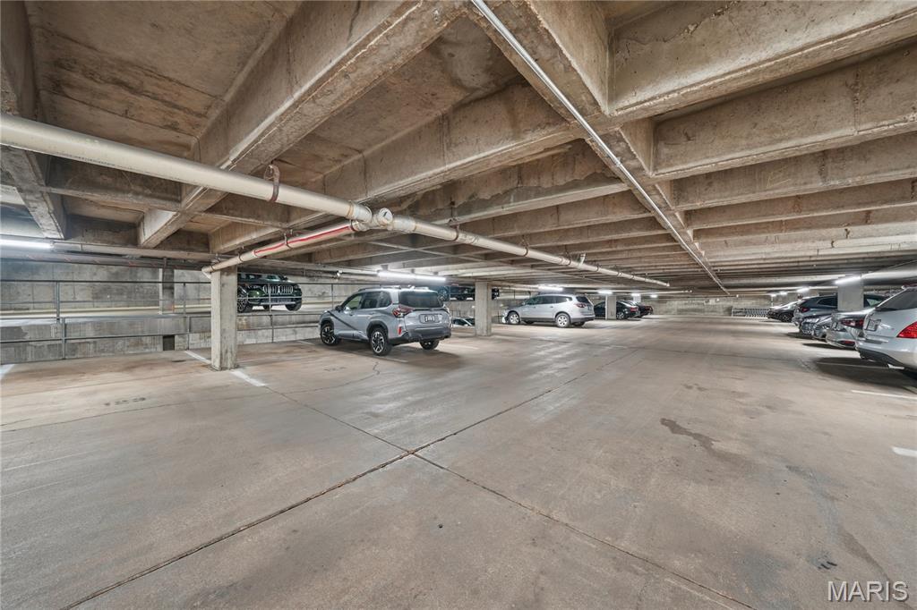 200 S Brentwood Boulevard Unit: 7E