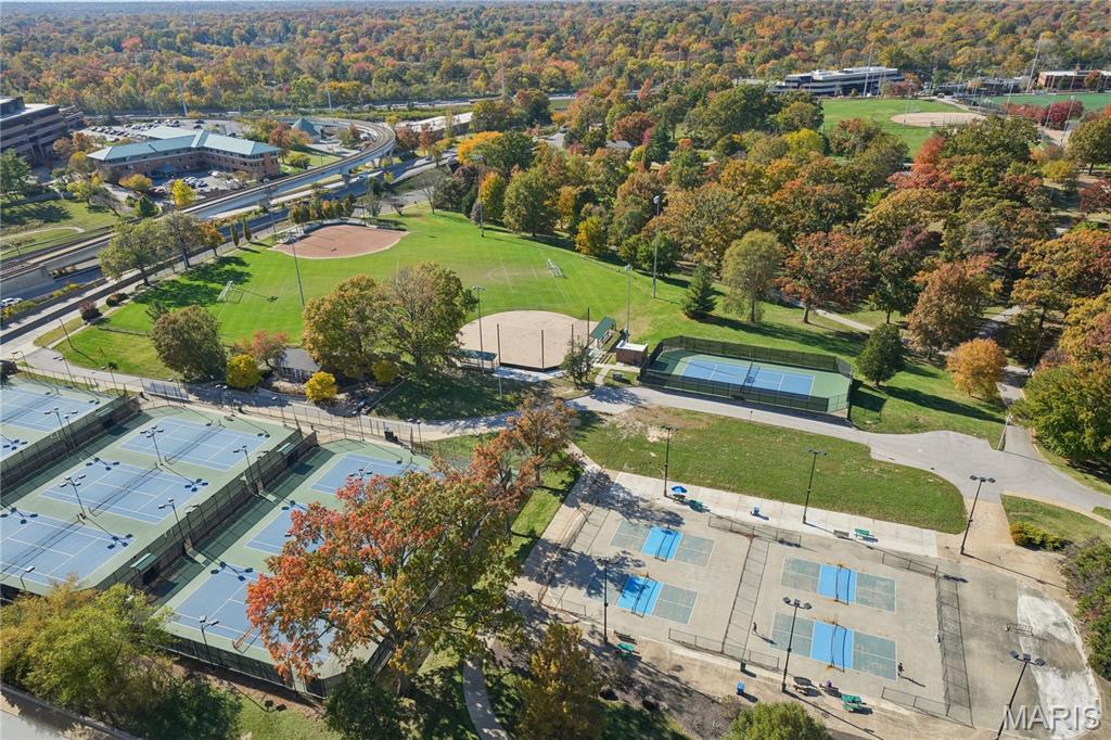 200 S Brentwood Boulevard Unit: 7E