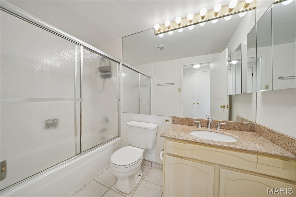200 S Brentwood Boulevard Unit: 7E