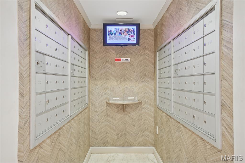 200 S Brentwood Boulevard Unit: 7E