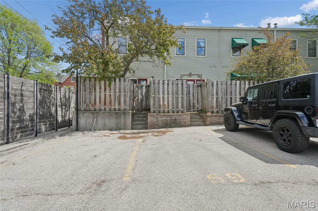 23 N Boyle Avenue
