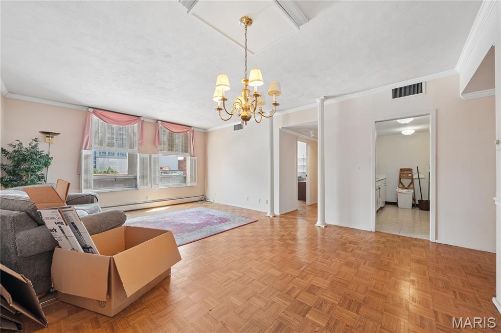 200 S Brentwood Boulevard Unit: 7F