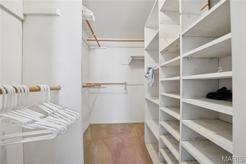 200 S Brentwood Boulevard Unit: 7F