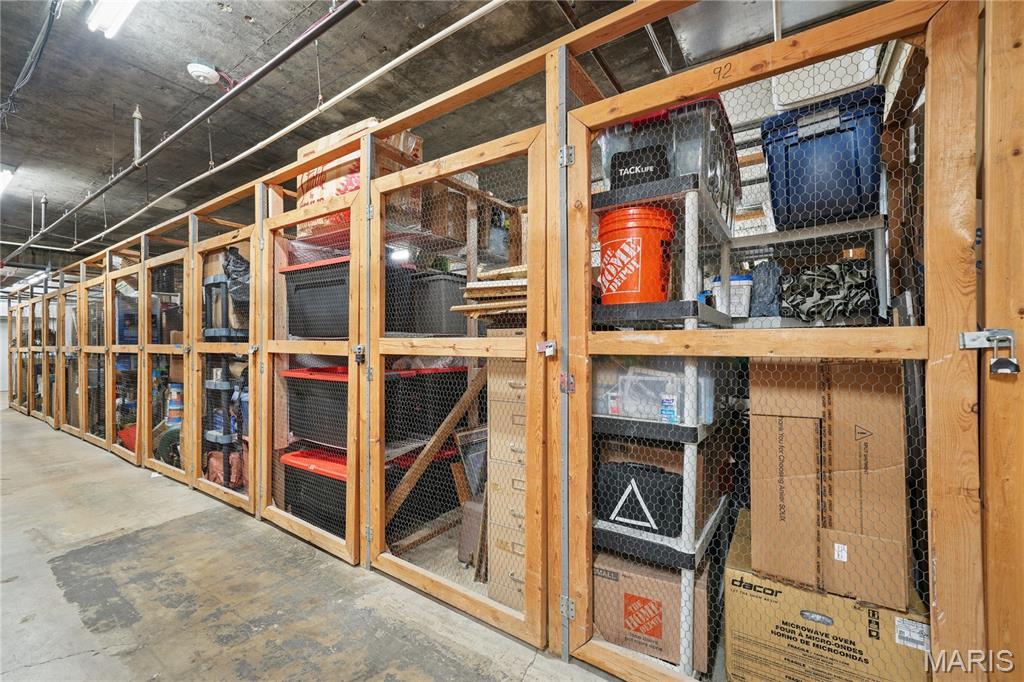 200 S Brentwood Boulevard Unit: 7F