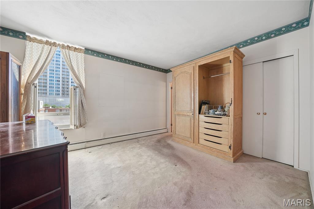 200 S Brentwood Boulevard Unit: 7F