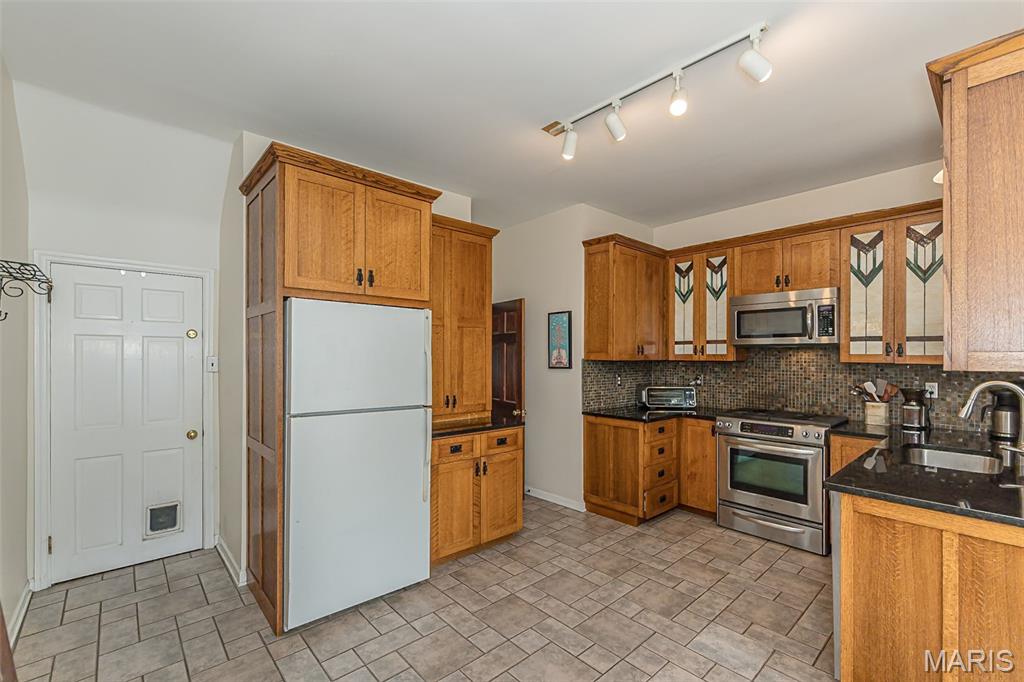326 W Essex Avenue