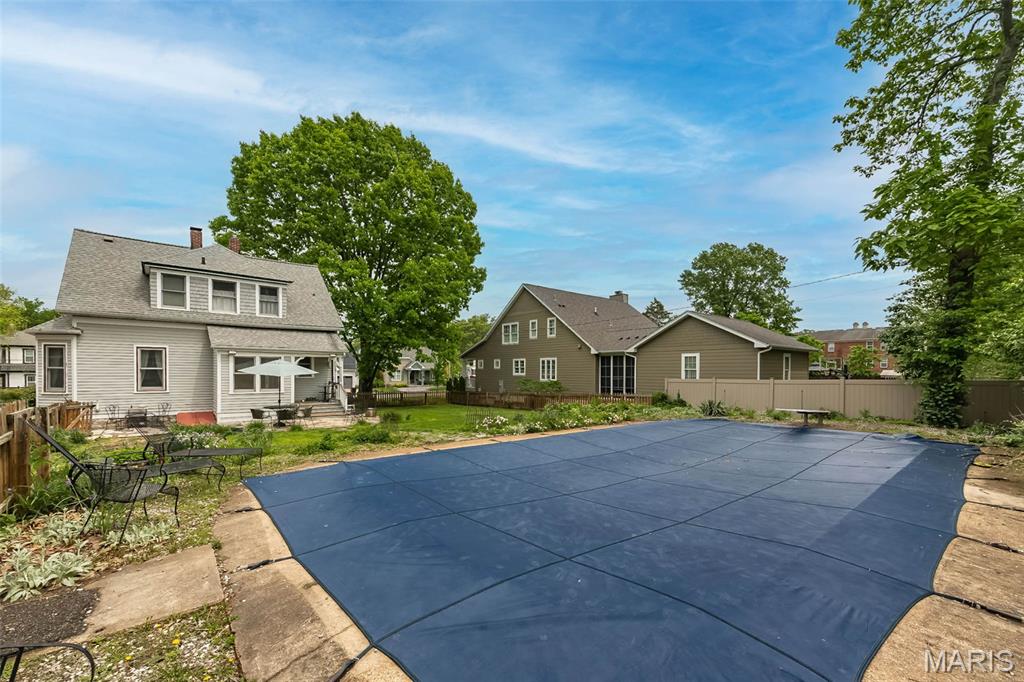 326 W Essex Avenue