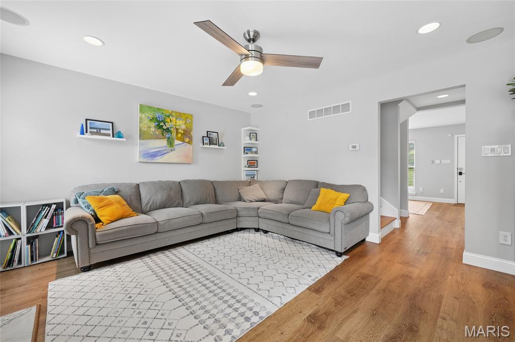 9318 Kenneth Place