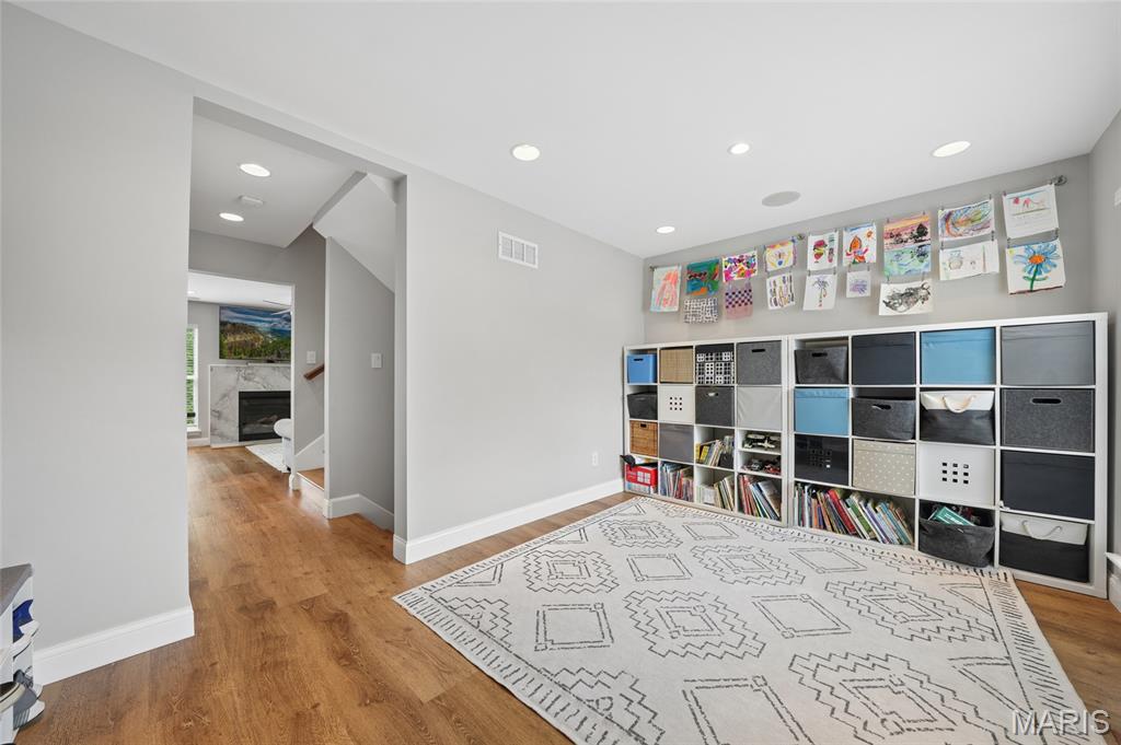 9318 Kenneth Place