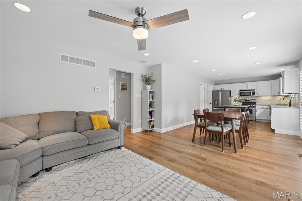 9318 Kenneth Place