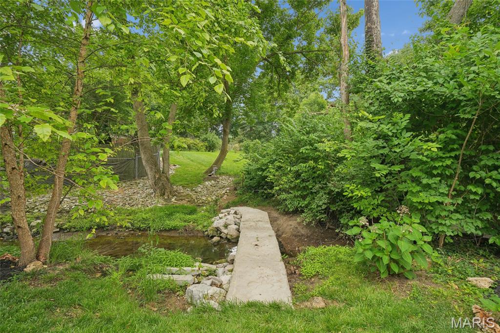9318 Kenneth Place