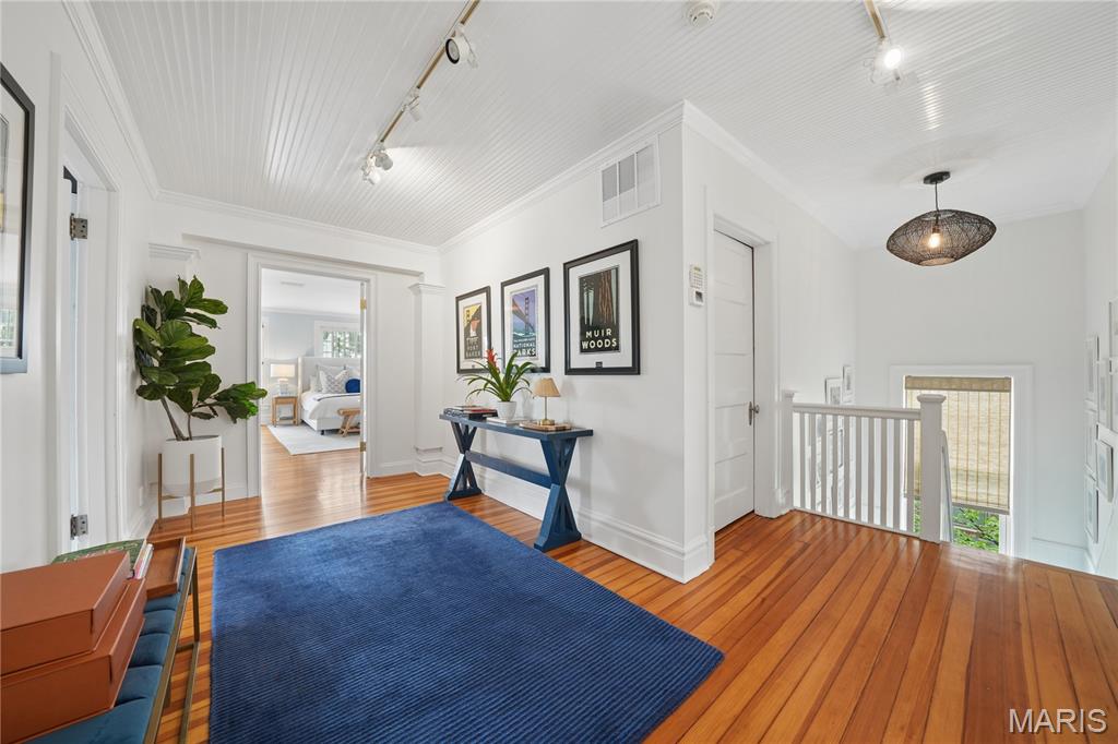 53 Kingsbury Place