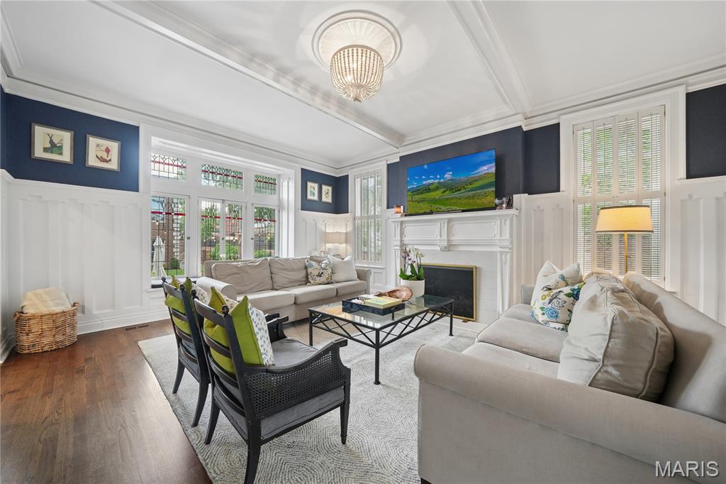 53 Kingsbury Place