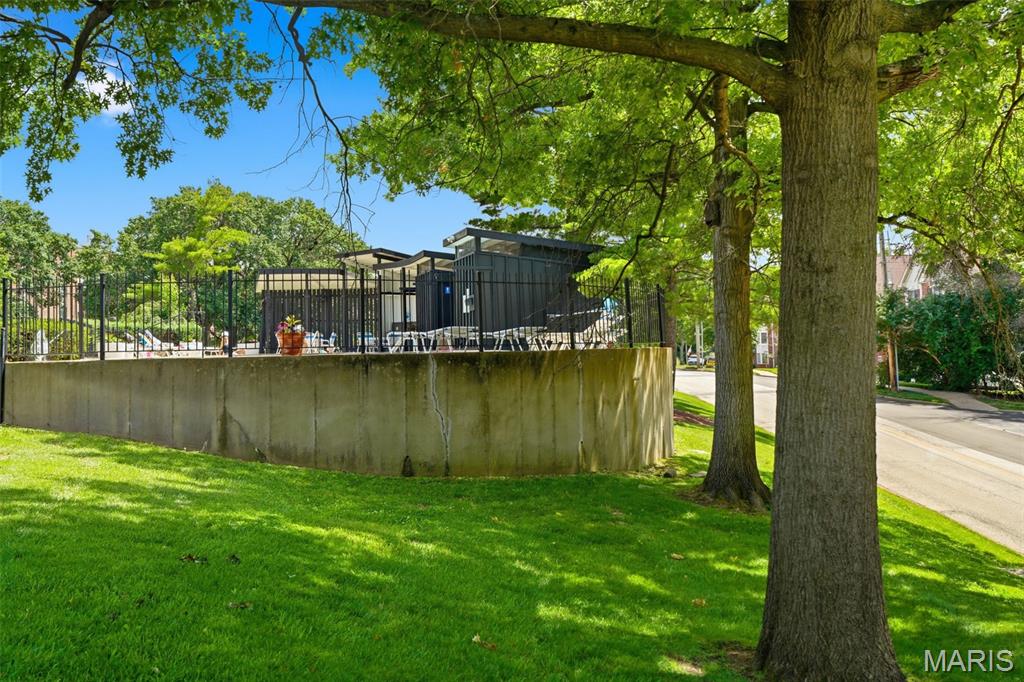 578 Sarah Lane Unit: 206