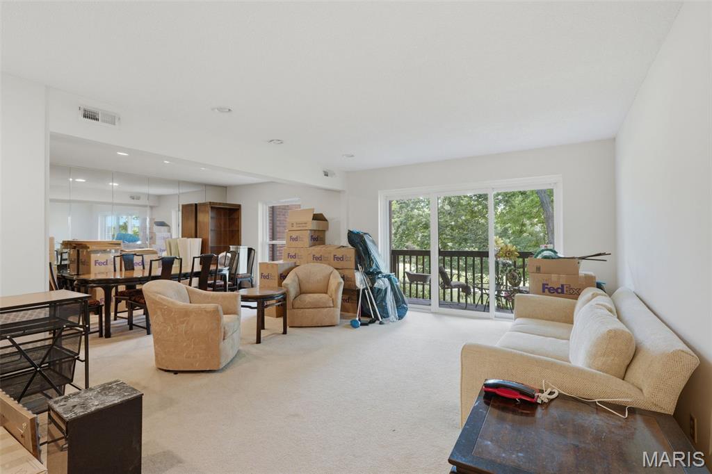 578 Sarah Lane Unit: 206