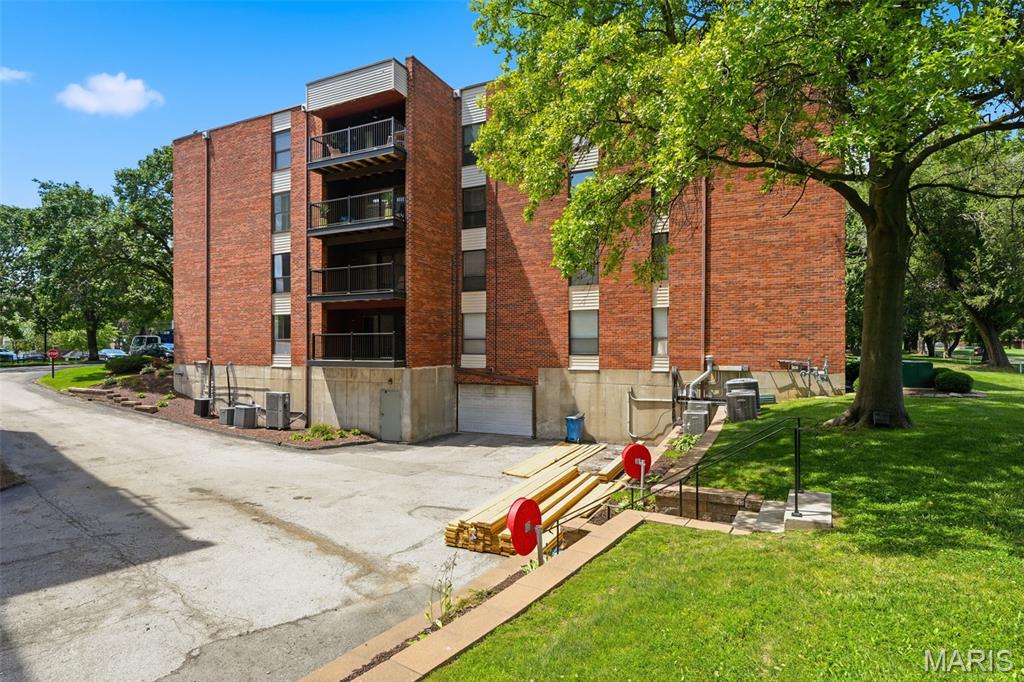 578 Sarah Lane Unit: 206