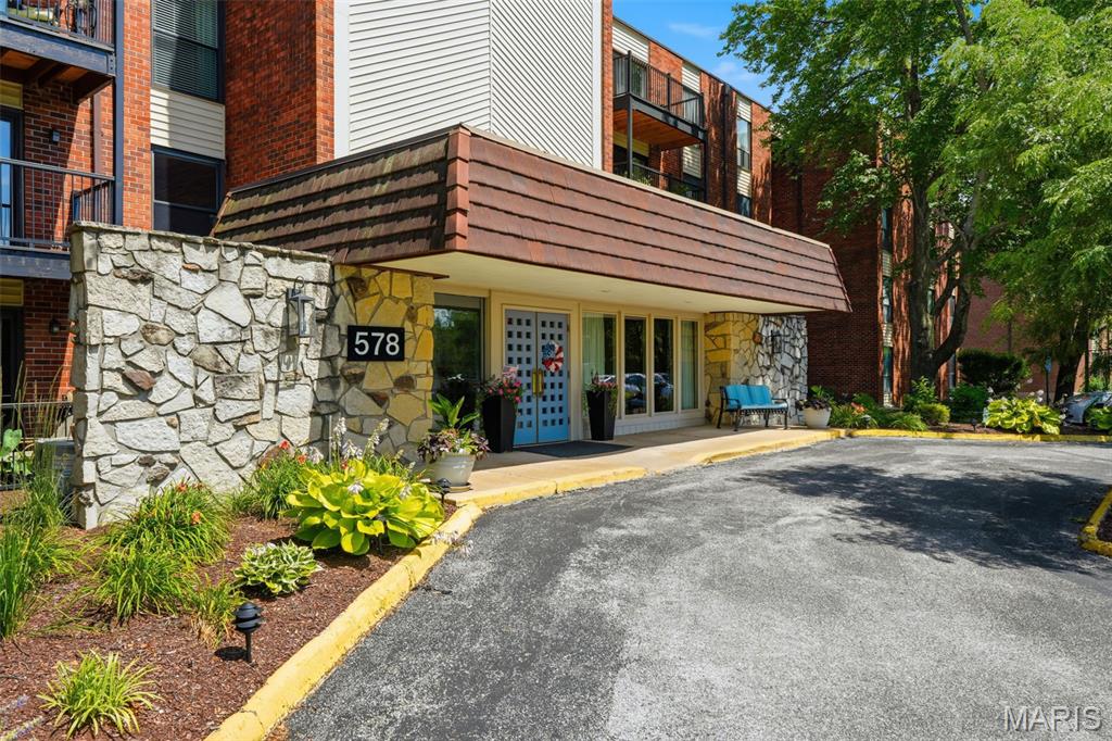 578 Sarah Lane Unit: 206