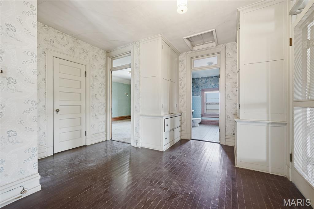 57 Kingsbury Place