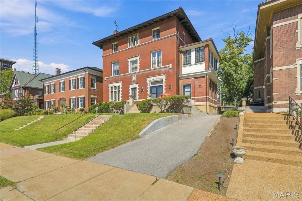57 Kingsbury Place