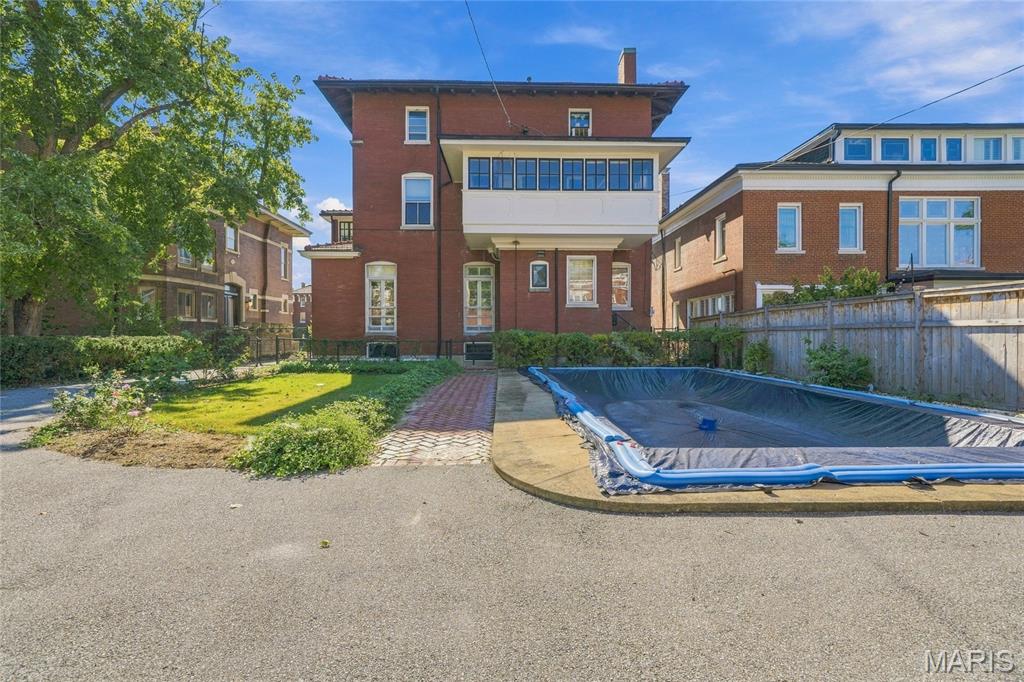 57 Kingsbury Place