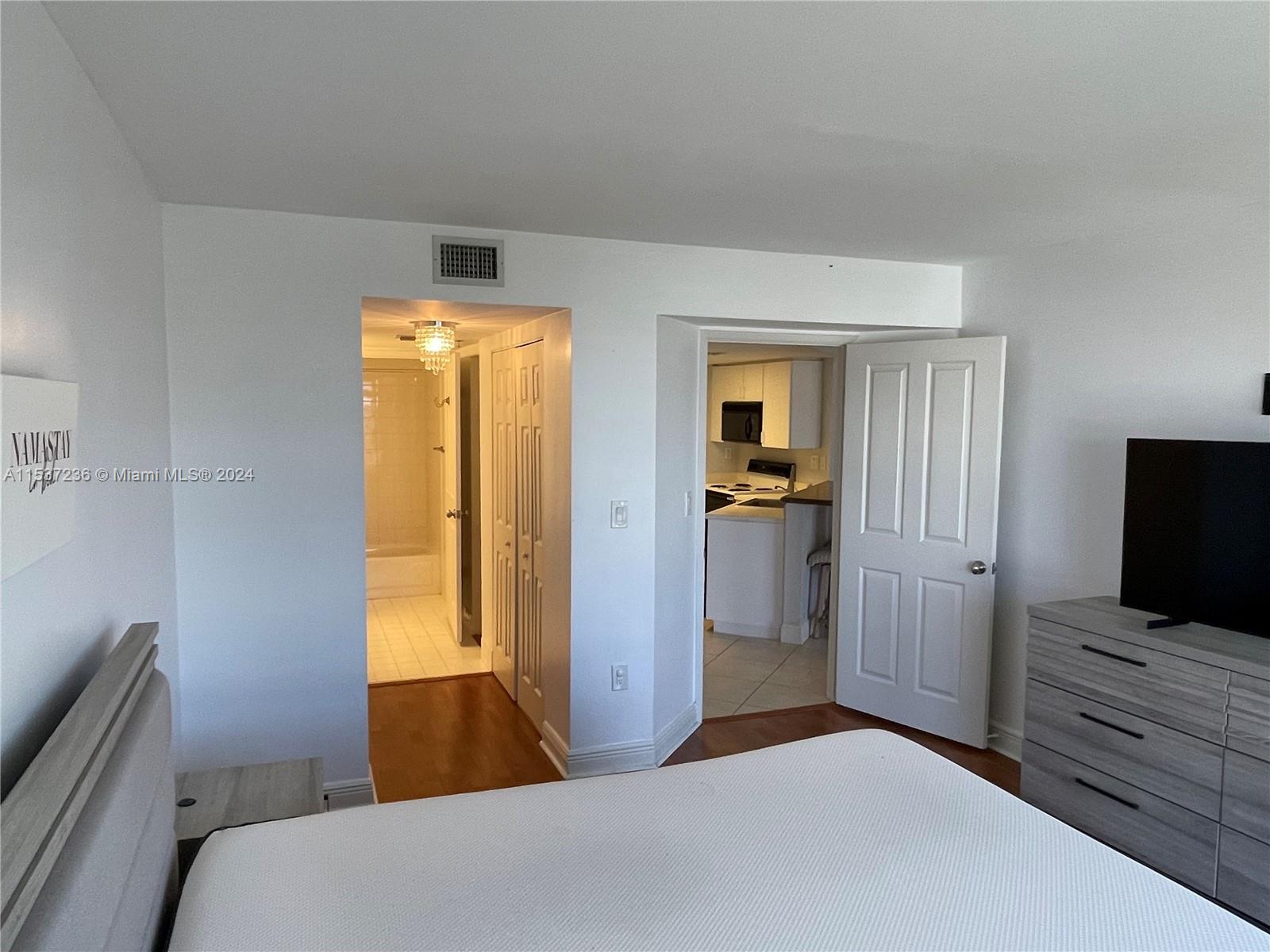 2351 Douglas Rd # 1208