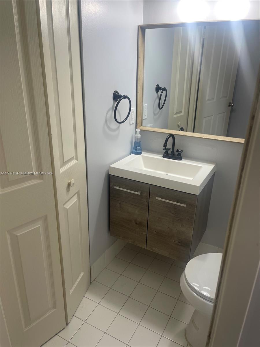 2351 Douglas Rd # 1208