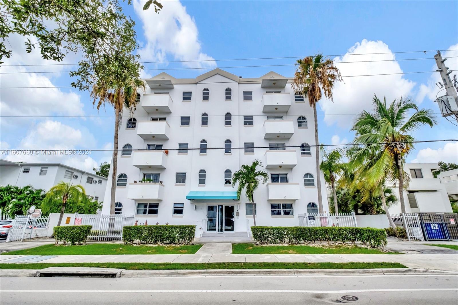 3052 SW 27th Ave # 102