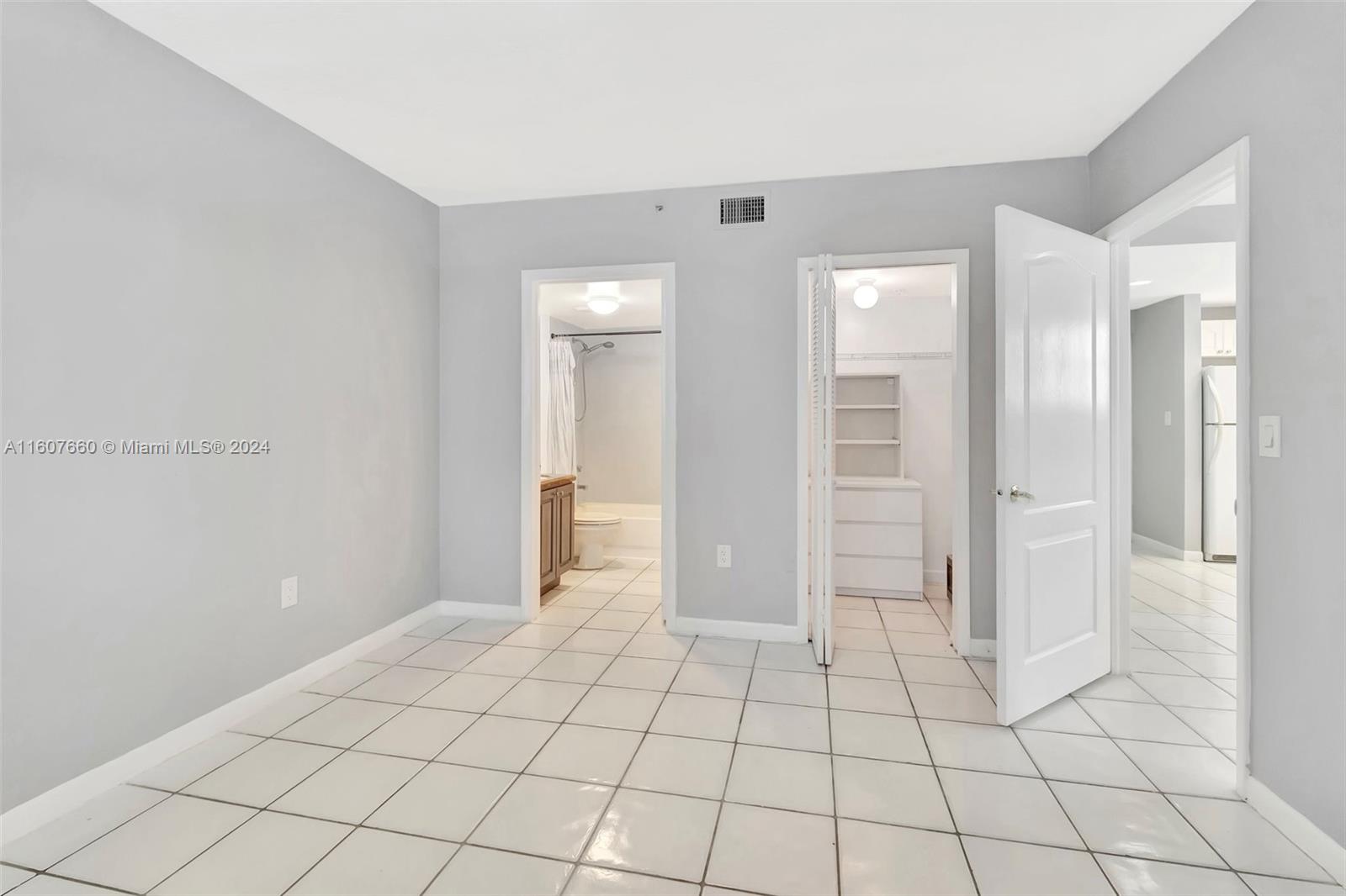 3052 SW 27th Ave # 102