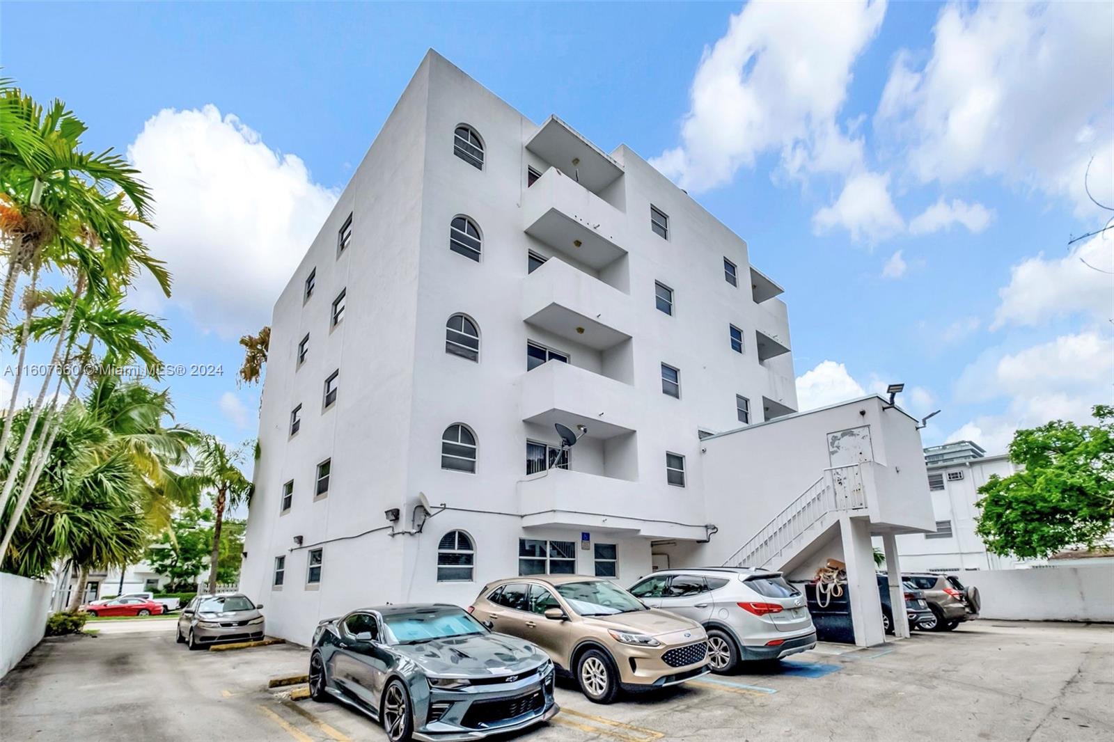 3052 SW 27th Ave # 102