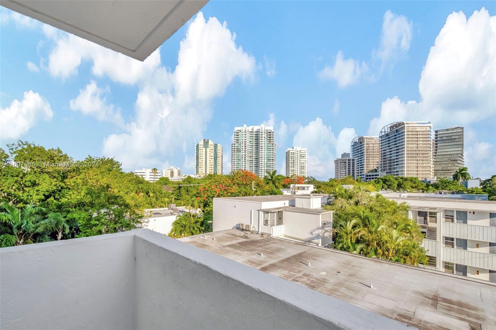 3051 SW 27th Ave # 402