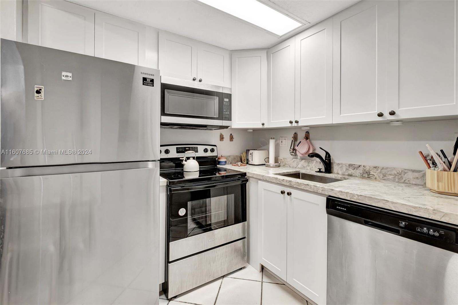 3051 SW 27th Ave # 402