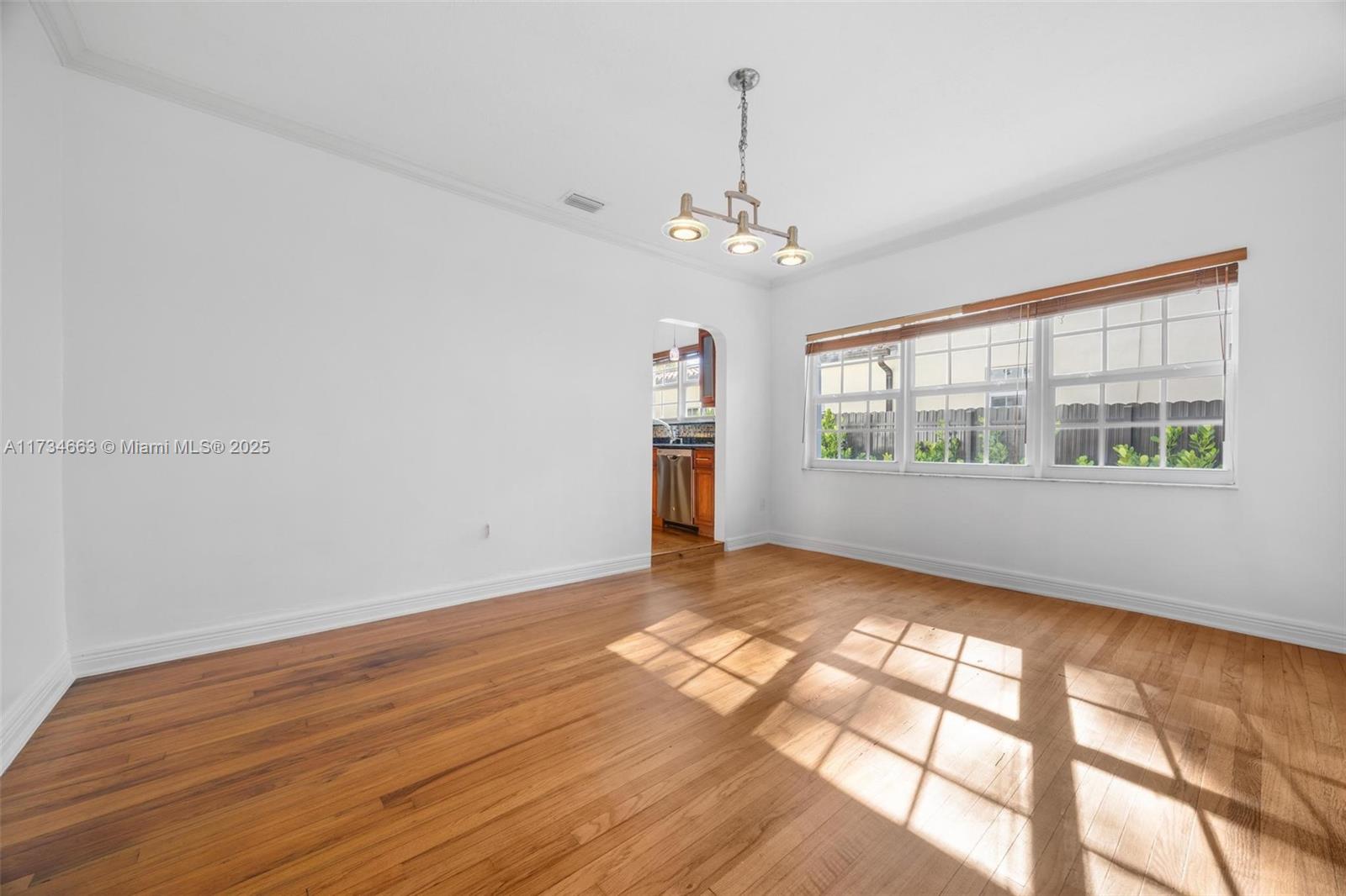 2410 Swanson Ave