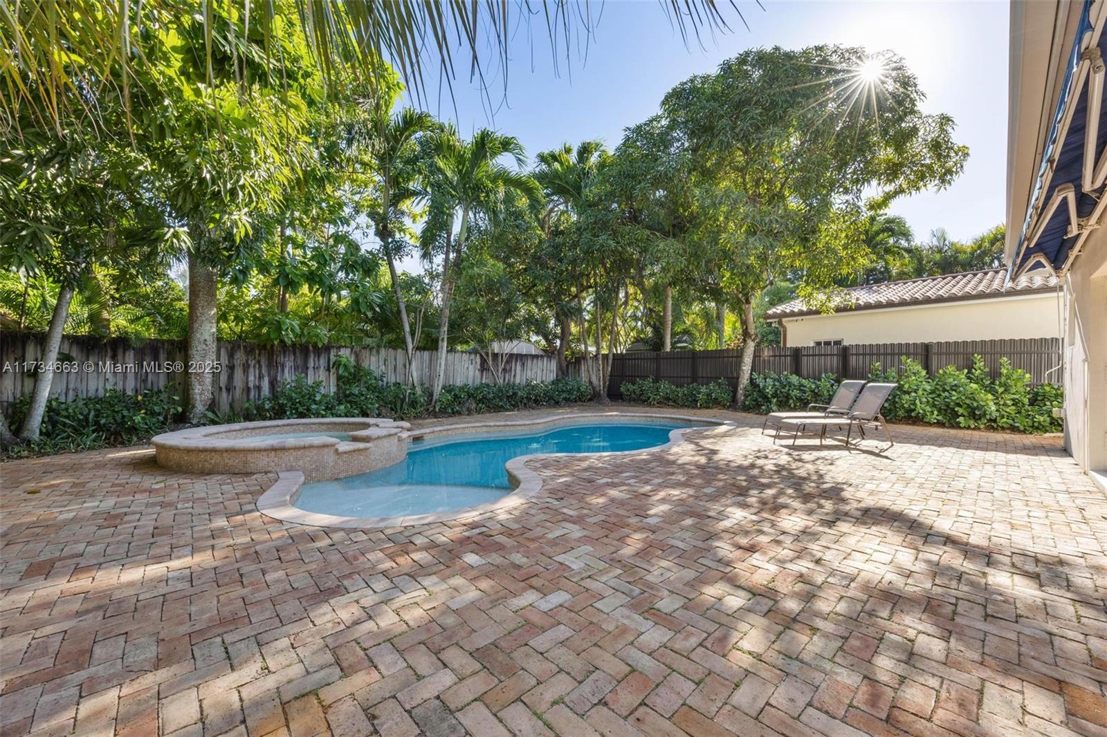 2410 Swanson Ave