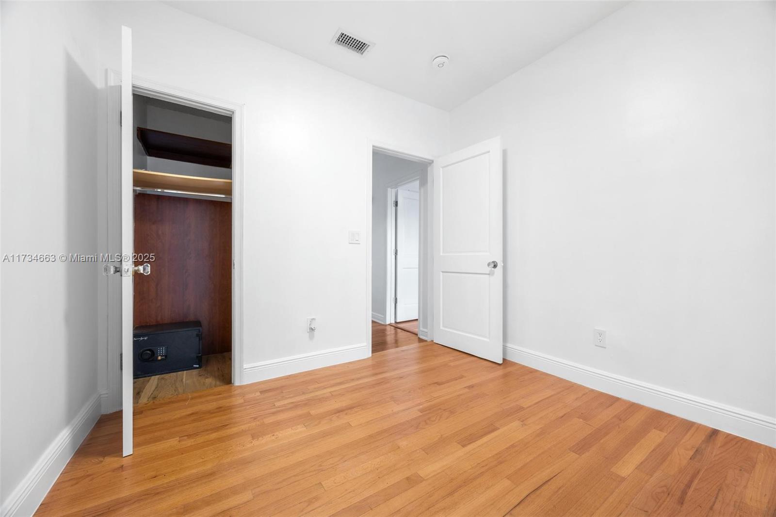 2410 Swanson Ave