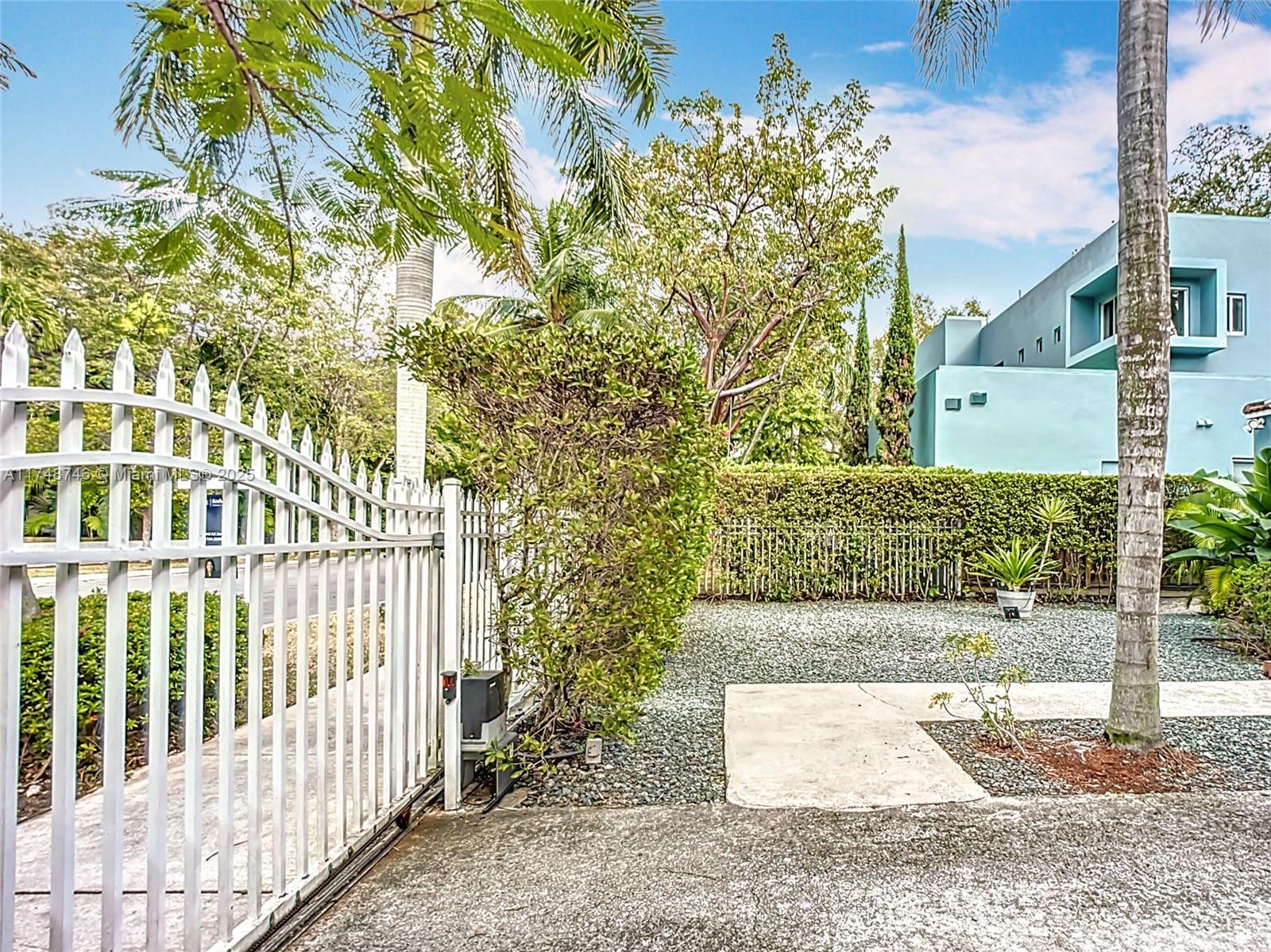 2288 Tequesta Way